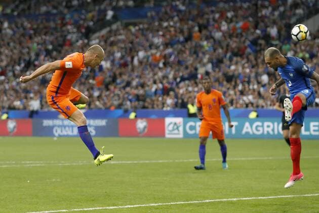 (L-R) Arjen Robben of Holland, Georginio Wijnaldum of Holland, Layvin Kurzawa of France during the FIFA World Cup WM Weltmeisterschaft Fussball 2018 qualifying match between France and Netherlands on August 31, 2017 at Stade de France in Saint Denis, France France v Netherlands FIFA World Cup 2018 qualifying group A 2017 2018 xVIxVIxImagesx xMauricexvanxSteenxIVx 8615936