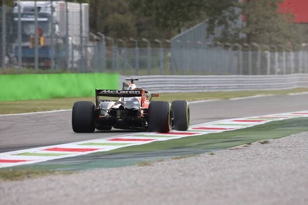 01.09.2017- free Practice 1, Fernando Alonso (ESP) McLaren Honda MCL32 Italian Grand Prix, Monza 31 August - 03 September 2017 01.09.2017- free Practice 1, Fernando Alonso (ESP) McLaren Honda MCL32 