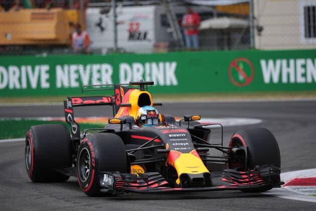 01.09.2017- Free Practice 1, Daniel Ricciardo (AUS) Red Bull Racing RB13 Italian Grand Prix, Monza 31 August - 03 September 2017 01.09.2017- Free Practice 1, Daniel Ricciardo (AUS) Red Bull Racing RB13 