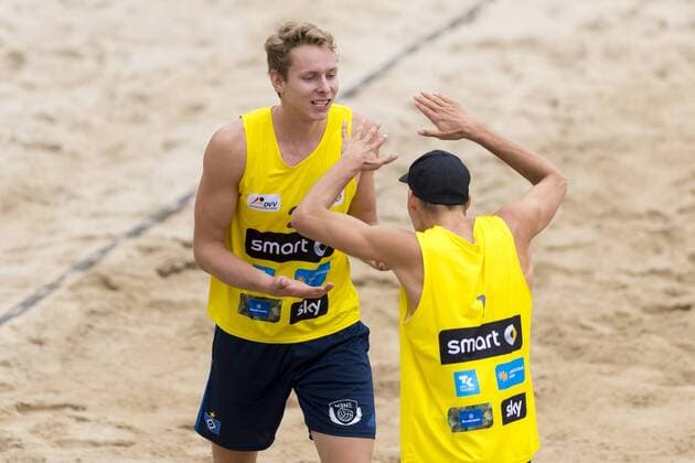 Max Betzien und Nils Ehlers freuen sich ueber einen Punkt. Bergmann Harms vs Betzien Ehlers, Deutsche smart Beach-Volleyball Meisterschaften 2017, 01.09.17, 01.09.17 Timmendorfer Strand Schleswig-Holstein Germany Ahmann-Hager-Arena Copyright: xAgentur54Gradx xFelixxKoenigx