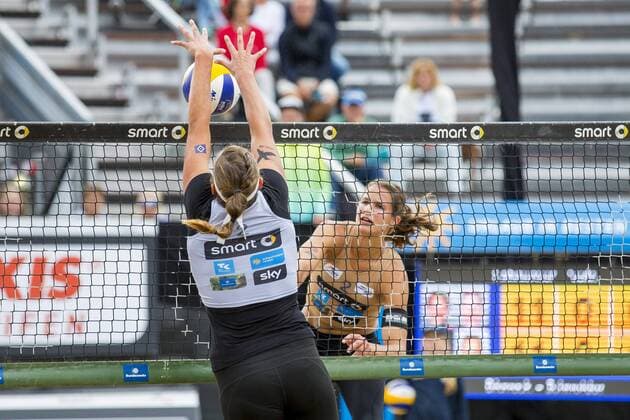 Isabel Schneider gegen Chantal Laboureur Laboureur Sude vs Bieneck Schneider, Deutsche smart Beach-Volleyball Meisterschaften 2017, 01.09.17 Timmendorfer Strand Schleswig-Holstein Germany Copyright: xAgentur54Gradx xChristianxSchaffrathx