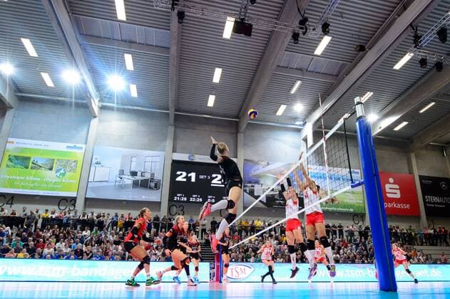 01.09.2017, Palmberg Arena, Schwerin Volleyball, Länderspiel Laenderspiel, Deutschland vs. Türkei Tuerkei Angriff Louisa Lippmann ( 11 GER) - Block Doppelblock Eda Erdem Dündar Duendar ( 14 TUR), Neriman Ozsoy Gencyürek Gencyuerek ( 13 TUR)