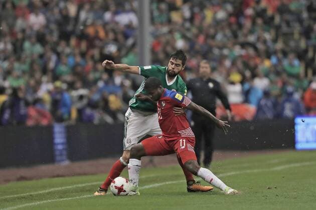 September 1, 2017 - EUM20170109DEP13.JPG.CIUDAD DE MEXICO.- Soccer Futbol-Seleccion Mexicana.- 1 de septiembre de 2017. Acciones del encuentro entre las selecciones de Mexico y Panama en el estadio Azteca, correspondiente al Hexagonal Final de la Concacaf rumbo al Mundial de Rusia 2018. Los jugadores Nestor Alejandro Araujo y Armando Cooper. Foto: Agencia EL UNIVERSAL RCC. Latin News: September 1, 2017  - ZUMAu78_ 20170901_zaf_u78_084 Copyright: xAlejandroxAcostax