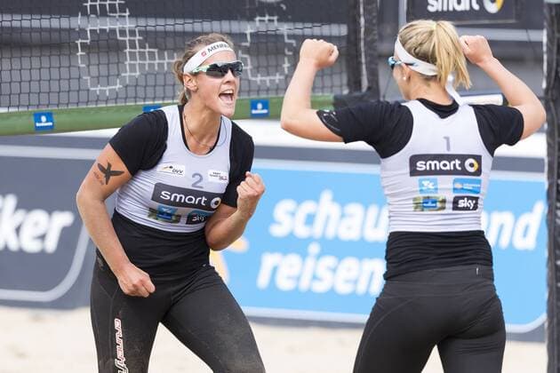 Victoria Bieneck und Isabel Schneider freuen sich ueber einen Punkt. Bieneck Schneider vs Borger Kozuch, Spiel um Platz 3, Deutsche smart Beach-Volleyball Meisterschaften 2017, 02.09.17 Timmendorfer Strand Schleswig-Holstein Germany Ahmann-Hager-Arena Copyright: xAgentur54Gradx xFelixxKoenigx