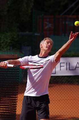 Anders Jarryd (auch: Järryd) spielte in der Saison 2017 der Tennis-Bundesliga für TC Sportpark Rot-Weiß Rheinbach. Der frühere Tennisprofi aus Schweden gewann mehrere Grand-Slam-Titel.