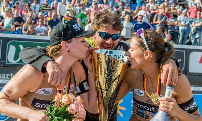 Deutsche smart Beach-Volleyball Meisterschaften Timmendorfer-Strand am 02.09.2017 Julia Sude (VfB Friedrichshafen), Chantal Laboureur (MTV Stuttgart ); Deutsche smart Beach-Volleyball Meisterschaften am 02.09.2017, Ahmann-Hager-Arena, Timmendorfer-Strand. xPWx