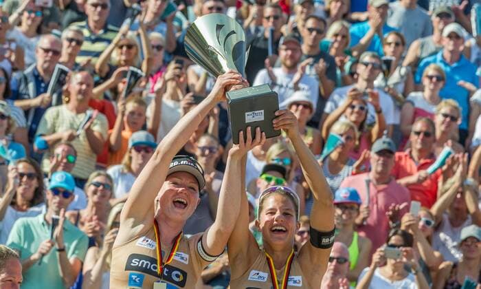 Deutsche smart Beach-Volleyball Meisterschaften Timmendorfer-Strand am 02.09.2017 Julia Sude (VfB Friedrichshafen), Chantal Laboureur (MTV Stuttgart ); Deutsche smart Beach-Volleyball Meisterschaften am 02.09.2017, Ahmann-Hager-Arena, Timmendorfer-Strand. xPWx