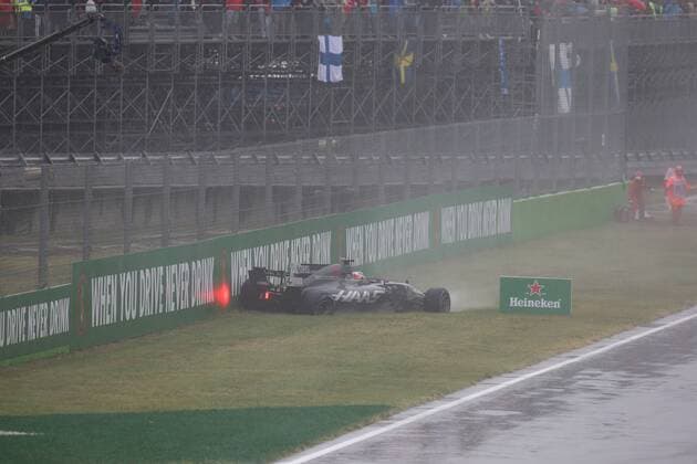 Bilder des Tages - SPORT 02.09.2017- Qualifying, Romain Grosjean (FRA) Haas F1 Team VF-17 crash Italian Grand Prix, Monza 31 August - 03 September 2017 02.09.2017- Qualifying, Romain Grosjean (FRA) Haas F1 Team VF-17 crash 
