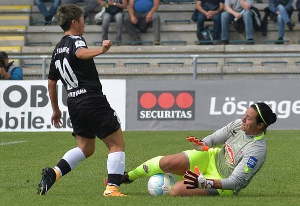 03.09.2017, xblx, Fussball 1.Bundesliga Damen, 1. FFC Frankfurt - 1. FC Koeln, emspor v.l. Kumi Yokoyama (1.FFC Frankfurt), Anne-Kathrine Kremer (1.FC Köln) Frankfurt am Main