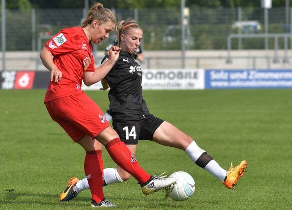 03.09.2017, xblx, Fussball 1.Bundesliga Damen, 1. FFC Frankfurt - 1. FC Koeln, emspor v.l. Ann-Kathrin Vinken (1.FC Köln), Jackie Groenen (1.FFC Frankfurt) Frankfurt am Main