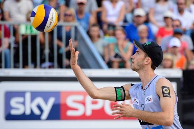 03.09.2017, Timmendorfer Strand, Ahmann-Hager-Arena Beachvolleyball, Deutsche Meisterschaft Aufschlag Service Clemens Wickler