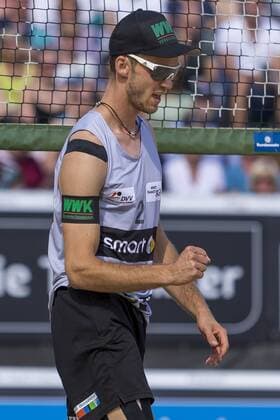 Beachvolleyball, DM Timmendorfer Strand, Tim Holler und Clemens Wickler sind Deutscher Meister Clemens Wickler freut sich ueber einen Punkt. Holler Wickler vs Bergmann Harms, Halbfinale, Deutsche smart Beach-Volleyball Meisterschaften 2017, 03.09.17 Timmendorfer Strand Schleswig-Holstein Germany Copyright: xAgentur54Gradx xJohnxGarvex