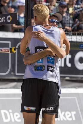 Beachvolleyball, DM Timmendorfer Strand, Tim Holler und Clemens Wickler sind Deutscher Meister Clemens Wickler und Tim Holler freuen sich ueber den Einzug ins Finale. Holler Wickler vs Bergmann Harms, Halbfinale, Deutsche smart Beach-Volleyball Meisterschaften 2017, 03.09.17 Timmendorfer Strand Schleswig-Holstein Germany Copyright: xAgentur54Gradx xJohnxGarvex