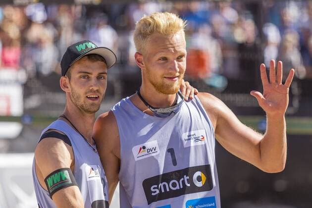 Beachvolleyball, DM Timmendorfer Strand, Tim Holler und Clemens Wickler sind Deutscher Meister Clemens Wickler und Tim Holler freuen sich ueber den Einzug ins Finale. Holler Wickler vs Bergmann Harms, Halbfinale, Deutsche smart Beach-Volleyball Meisterschaften 2017, 03.09.17 Timmendorfer Strand Schleswig-Holstein Germany Copyright: xAgentur54Gradx xJohnxGarvex