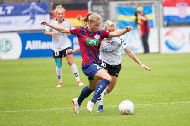 v.li.: Tabea Kemme (Turbine Potsdam, 21), Amelia Pietrangelo (FF USV Jena, 10); Zweikampf, Duell, Aktion, action, Fußball, Allianz Frauen-Bundesliga, 1. FFC Turbine Potsdam - FF USV Jena, xprx