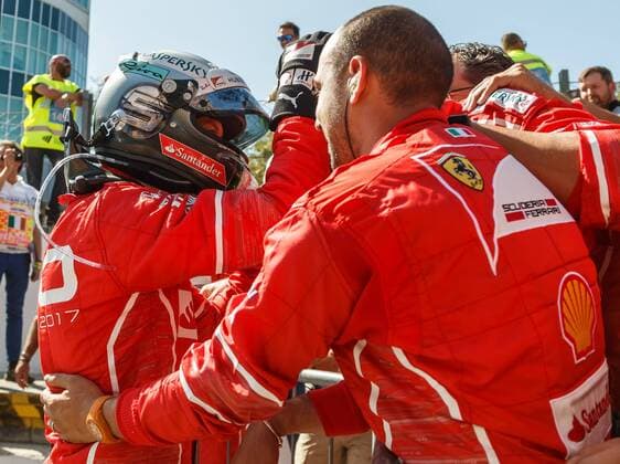Sebastian Vettel (Scuderia Ferrari) jubelt mit seinem Team, Grosser Preis von Italien 2017, Rennen, Motorsport, Formel 1, 03.09.2017, Monza Copyright: xNeisx Eibner-Pressefotox EP_ans
