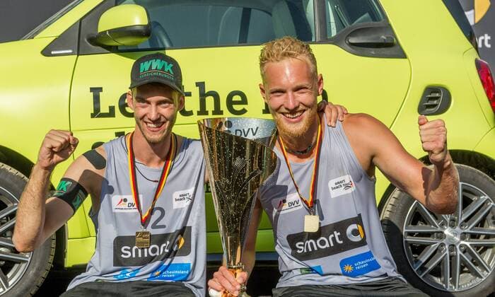 Beachvolleyball, DM Timmendorfer Strand, Tim Holler und Clemens Wickler sind Deutscher Meister Deutsche smart Beach-Volleyball Meisterschaften Timmendorfer-Strand am 03.09.2017 Clemens Wickler (DJK TuSA 06 Duesseldorf), Tim Holler (DJK TuSA 06 Duesseldorf); Deutsche smart Beach-Volleyball Meisterschaften am 03.09.2017, Ahmann-Hager-Arena, Timmendorfer-Strand. xPWx