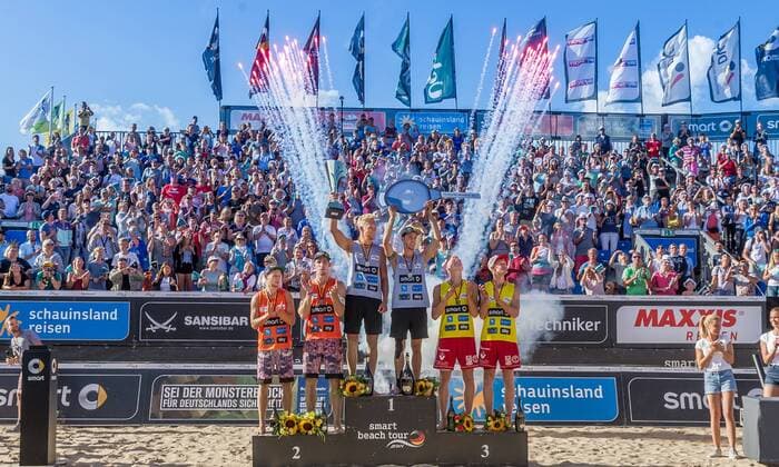 Deutsche smart Beach-Volleyball Meisterschaften Timmendorfer-Strand am 03.09.2017 Eric Stadie (Berliner VV), Sebastian Fuchs (Berliner VV), Tim Holler (DJK TuSA 06 Duesseldorf), Clemens Wickler (DJK TuSA 06 Duesseldorf), Philipp Arne Bergmann (RotesRudel TC Hameln), Yannick Harms (RotesRudel TC Hameln); Deutsche smart Beach-Volleyball Meisterschaften am 03.09.2017, Ahmann-Hager-Arena, Timmendorfer-Strand. xPWx