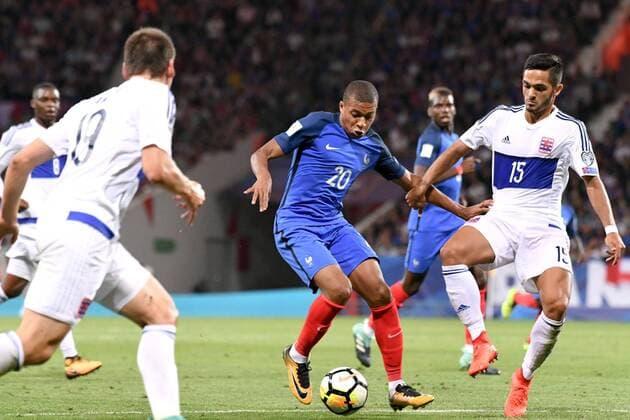 20 Kylian MBAPPE (fra) - 15 Aldin Skenderovic (lux) FOOTBALL : France vs Luxembourg - Qualifications Coupe du Monde 2018 - 03 09 2017 AnthonyBIBARD FEP Panoramic 