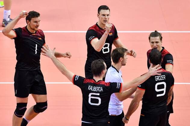 Volleyball EM, Finale, Deutschland - Russland 2017.09.03 Krakow Siatkowka mezczyzn Lotto Mistrzostwa Europy 2017 Final: Niemcy - Rosja N z Germany team celebrates a point Foto Lukasz Laskowski PressFocus 2017.09.03 Szczecin European Men s Volleyball Championships 2017 Final: Germany vs. Russia Germany team celebrates a point Credit: Lukasz Laskowski PressFocus NEWSPIX.PL --- Newspix.pl FRANCE OUT!  20170903_LUK_173