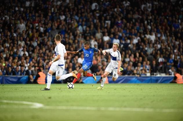 Remontee du terrain de Kylian Mbappe (fr) FOOTBALL : France vs Luxembourg - Match de Qualification Coupe du Monde 2018 - Toulouse - 03 09 2017 ThierryBreton Panoramic 