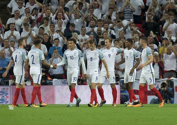 England v Slovakia 2018 FIFA World Cup WM Weltmeisterschaft Fussball Qualifying Marcus Rashford of England (7) celebrates with his team mates after scoring to make it 2-1 during the 2018 FIFA World Cup Qualifying match at Wembley Stadium, London Copyright: xAlanxStanfordx FIL-10615-0029 UK Newspapers OUT
