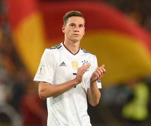 WM Qualifikation: Deutschland - Norwegen 04.09.2017 in Stuttgart. Julian Draxler (Deut.) auf der Ehrenrunde. HM