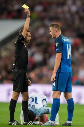 Bilder des Tages - SPORT Milan Skriniar of Slovakia receives a yellow card during the World Cup 2018 Qualifiers Group F match between England and Slovakia at Wembley Stadium, London, England on 4 September 2017. Copyright: xSalvioxCalabresex 16520061