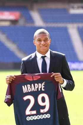 29 KYLIAN MBAPPE (psg) FOOTBALL : Presentation de Kylian Mbappe nouvelle recrue du Paris SG - Ligue 1 - 06 09 2017 AnthonyBIBARD FEP Panoramic 
