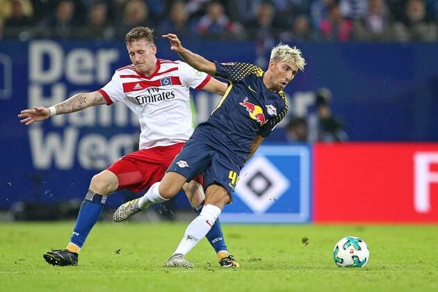 08.09.2017, Fussball 1. Bundesliga 2017 2018, 3. Spieltag, Hamburger SV - RB Leipzig, im Volksparkstadion Hamburg. v.l. Andre Hahn (Hamburg) gegen Kevin Kampl (RB Leipzig)