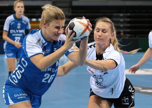 09.09.2017, Deutschland, Ludwigsburg, Deutschland, Ludwigsburg, Handball Bundesliga Frauen 01. Spieltag Saison 2017 2018 SG BBM Bietigheim vs. TSV Bayer 04 Leverkusen: v.l. Angela Malestein (BBM), Zivile Jurgutyte (TSV) *** 09 09 2017 Germany Ludwigsburg Germany Ludwigsburg Handball Bundesliga Women 01 Matchday Season 2017 2018 SG BBM Bietigheim vs TSV Bayer 04 Leverkusen v l Angela Male stone BBM Civilian Jurgutyte TSV