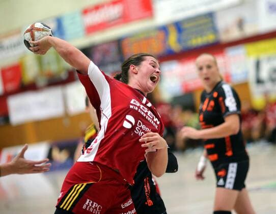 1. Handball-Bundesliga Damen - Saison 2017-2018 - HSG Bensheim vs HSG Bad Wildungen - Bensheim- 09.09.2017 v. l. Lisa Friedberger Bensheim Aktion, Einzelbild - *** 1 Handball Bundesliga women Season 2017 2018 HSG Bensheim vs HSG Bath Wildungen Bensheim 09 09 2017 v l Lisa Friedberger Bensheim Action shot Single
