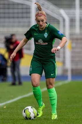Verena Volkmer (SV Werder Bremen, 16) Freisteller, Einzelbild, Aktion, Action, Fussball, Allianz Frauen-Bundesliga, FF USV Jena - SV Werder Bremen,