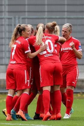 Spielerinnen vom 1. FFC Frankfurt jubeln über das Tor zum 0:1, Jubel, Torjubel, Torerfolg, celebrate the goal, goal, celebration, Jubel ueber das Tor, optimistisch, Action, Aktion, Fussball, Allianz Frauen-Bundesliga, TSG 1899 Hoffenheim - 1. FFC Frankfurt,