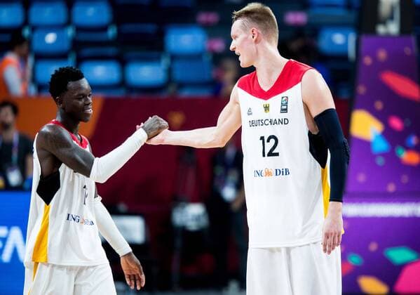 09.09.2017, Sinan Erdem Dome, Istanbul, TUR, FIBA EuroBasket 2017, Deutschland vs Frankreich, Achtelfinale, im Bild Dennis Schroder of Germany and Robin Benzing of Germany celebrate after winning during the EuroBasket 2017, round of 16 match between Germany and France at the Sinan Erdem Dome in Istanbul, Turkey on 2017 09 09. Istanbul