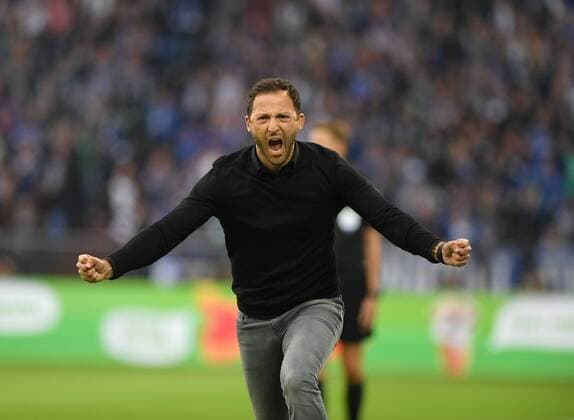 10.09.2017, Fussball GER, 1. Bundesliga Saison 2017 2018, 3. Spieltag, FC Schalke 04 - VfB Stuttgart, Jubel Trainer Domenico Tedesco (FC Schalke 04)