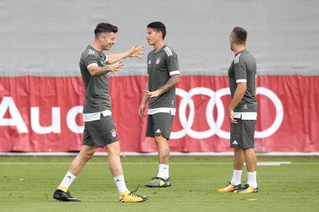 Robert Lewandowski war gut gelaunt. Training des FC Bayern Muenchen am 11.09.2017 an der Saebener Strasse. Muenchen Copyright: xEIBNER MarcelxEngelbrechtx EP_MET