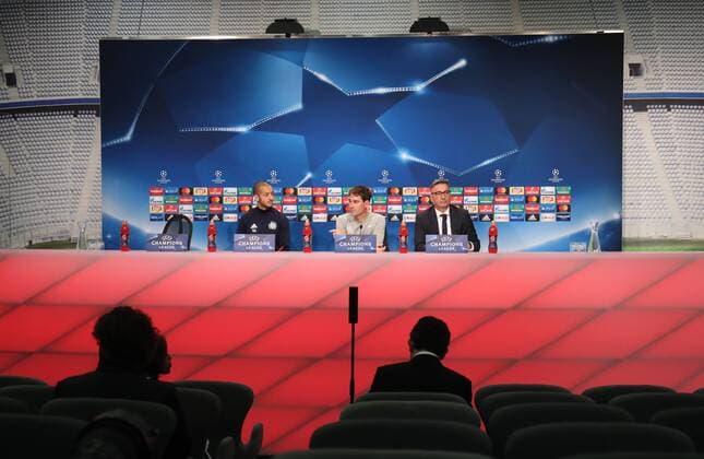 Anderlecht s Sofiane Hanni, Anderlecht s head coach Rene Weiler and Anderlecht s press Officer David Steegen pictured during a press conference PK Pressekonferenz of Belgian soccer team RSC Anderlecht, Monday 11 September 2017 in Munich, Germany. Tomorrow Anderlecht is playing the first game in the group stage (Group B) of the UEFA Champions League competition against German club Bayern Munich. VIRGINIExLEFOUR  x05163053x
