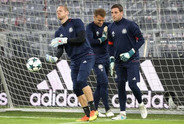 Anderlecht s goalkeeper Matz Sels and Anderlecht s goalkeeper Frank Boeckx pictured during a training session of Belgian soccer team RSC Anderlecht, Monday 11 September 2017 in Munich, Germany. Tomorrow Anderlecht is playing the first game in the group stage (Group B) of the UEFA Champions League competition against German club Bayern Munich. VIRGINIExLEFOUR  x05163146x