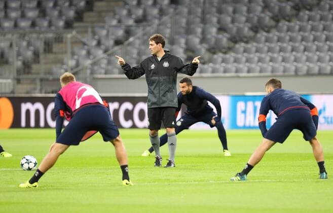 Anderlecht s head coach Rene Weiler gestures during a training session of Belgian soccer team RSC Anderlecht, Monday 11 September 2017 in Munich, Germany. Tomorrow Anderlecht is playing the first game in the group stage (Group B) of the UEFA Champions League competition against German club Bayern Munich. VIRGINIExLEFOUR  x05163161x