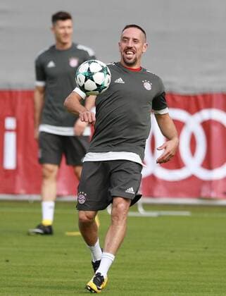 Franck Ribery gut gelaunt Fussball Champions League Training FC Bayern München 11.09.2017