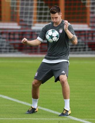Niklas Süle am Ball Fussball Champions League Training FC Bayern München 11.09.2017