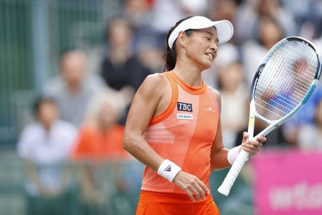 Kimiko Date (JPN), SEPTEMBER 12, 2017 - Tennis : Japan Women s Open Tennis 2017 singles 1st round match between Aleksandra Krunic - Kimiko Date at Ariake Tennis Park in Tokyo, Japan. Noxthirdxpartyxsales  (umqa055779)