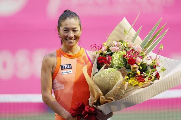 Bilder des Tages - SPORT Kimiko Date (JPN), SEPTEMBER 12, 2017 - Tennis : Japan Women s Open Tennis 2017 singles 1st round match between Aleksandra Krunic - Kimiko Date at Ariake Tennis Park in Tokyo, Japan. Noxthirdxpartyxsales  (umqa055782)