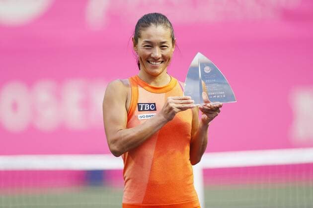 Kimiko Date (JPN), SEPTEMBER 12, 2017 - Tennis : Japan Women s Open Tennis 2017 singles 1st round match between Aleksandra Krunic - Kimiko Date at Ariake Tennis Park in Tokyo, Japan. Noxthirdxpartyxsales  (umqa055785)