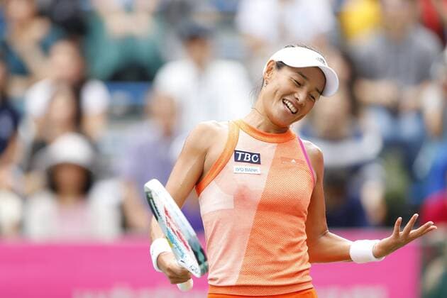 Kimiko Date (JPN), SEPTEMBER 12, 2017 - Tennis : Japan Women s Open Tennis 2017 singles 1st round match between Aleksandra Krunic - Kimiko Date at Ariake Tennis Park in Tokyo, Japan. Noxthirdxpartyxsales  (umqa055793)
