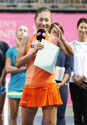 Tennis: Date loses in swansong at Japan Women s Open Former world No. 4 tennis player Kimiko Date attends her retirement ceremony at Ariake Tennis Forest Park in Tokyo on Sept. 12, 2017, after playing her first-round match at the Japan Women s Open. Date was beaten in straight sets by Serbia s Aleksandra Krunic. 