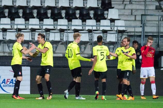 ALKMAAR - 12-09-2017, voetbal, Jupiler League, AFAS Stadion, seizoen 2017 2018, Jong AZ Alkmaar - SC Telstar, Telstar speler Andrija Novakovich scoort 1-1 en viert dit met Melvin Platje. Jong AZ - Telstar  x1705537x