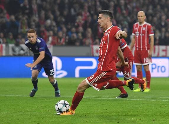 12.09.2017, xfux, Fussball Champions League, FC Bayern Muenchen - RSC Anderlecht, emspor, v.l. Robert Lewandowski (FC Bayern Muenchen) Goal scored, Tor zum 1:0 Muenchen