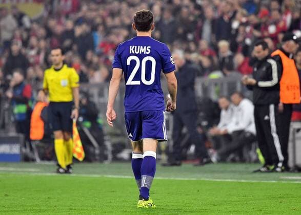 12.09.2017, xfux, Fussball Champions League, FC Bayern Muenchen - RSC Anderlecht, emspor, v.l. Sven Kums (RSC Anderlecht) Rote Karte für, red card for, Platzverweis, Game Misconduct Muenchen